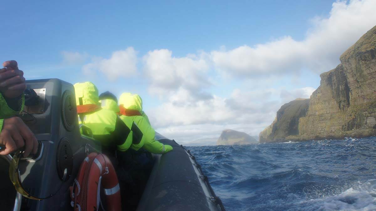 Szybki ponton RIB na Wyspach Owczych