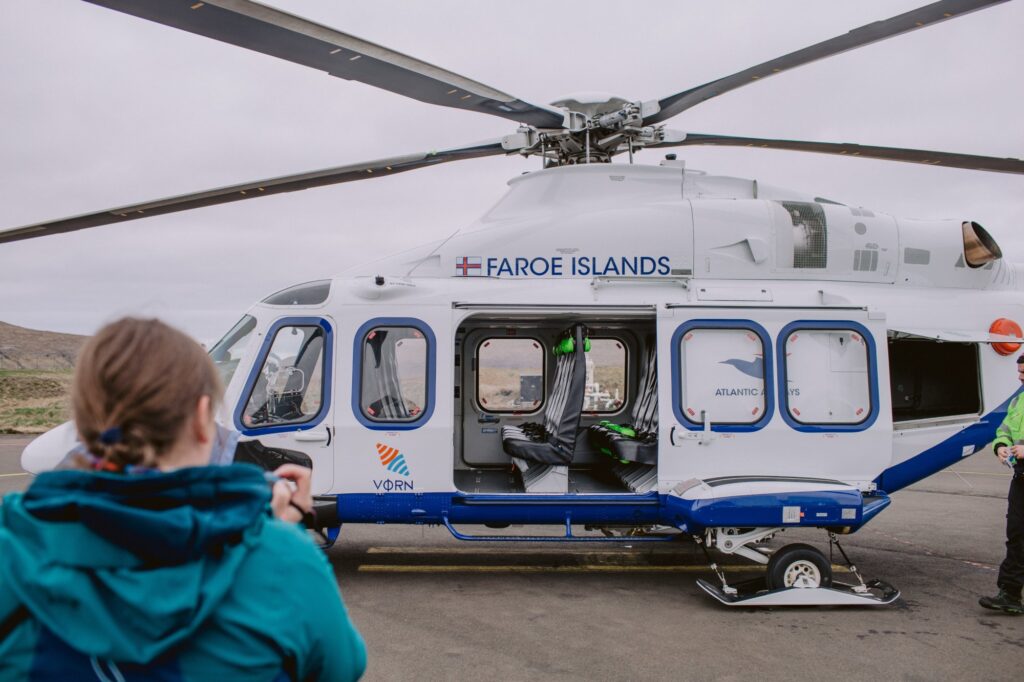 Helikopter Atlantic Airways na lotnisku Vagar na Wyspach Owczych
